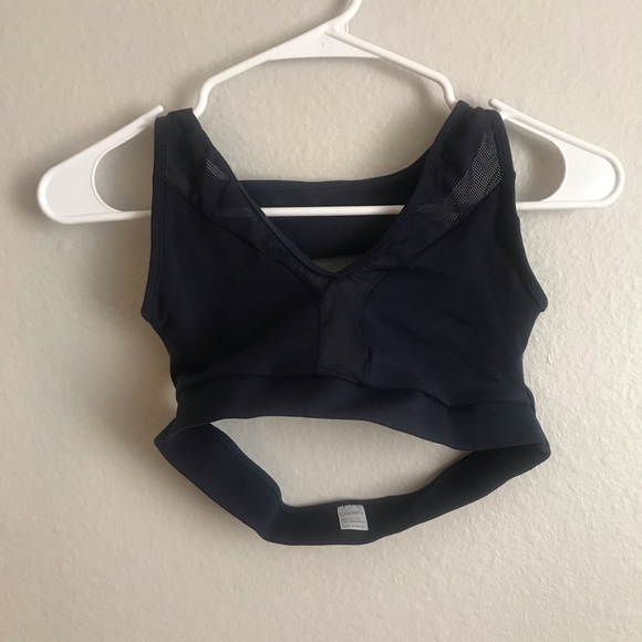 7 High Quality Sports Bras. Made in Brazil. Sizes Small/Medium. - Picture 4 of 7